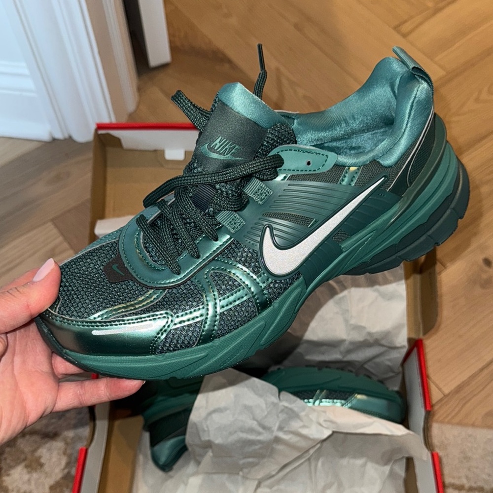 Nike V2K Running Shoes